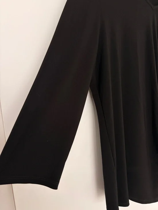 JOSEPH RIBKOFF BLACK STRETCH V-NECK TOP WITH FRONT TWIST DETAIL, SIZE 14 - Picture 6 of 6